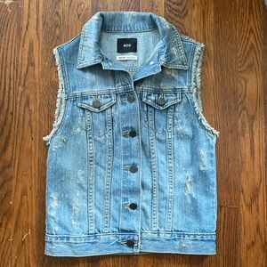 NWOT NEVER WORN Super Soft Distressed Denim Americana Vest!